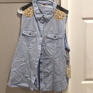 Womens Gimmicks button up sleeveless woven